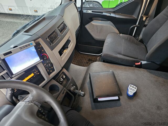 φορτηγό κουτί (κουρμπαριστό) Volvo FL 240 4x2 16tons Seitentüren Koff