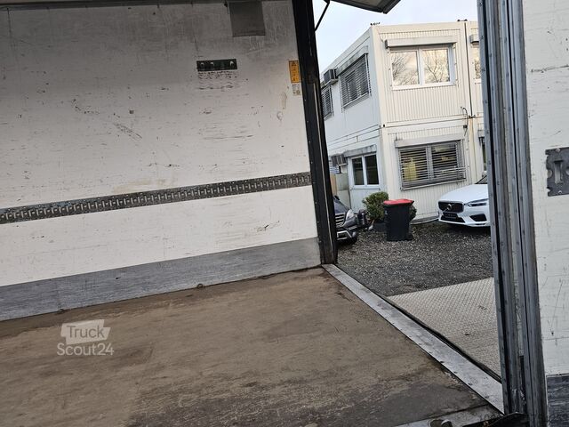 φορτηγό κουτί (κουρμπαριστό) Volvo FL 240 4x2 16tons Seitentüren Koff