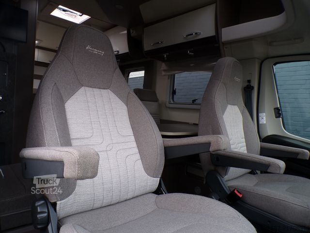 Autocaravana semi-integrada BÜRSTNER Lyseo TD 690 G Harmony Line, Backofen, Navi