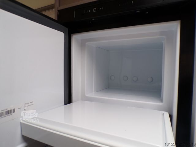 Autocaravana semi-integrada BÜRSTNER Lyseo TD 690 G Harmony Line, Backofen, Navi