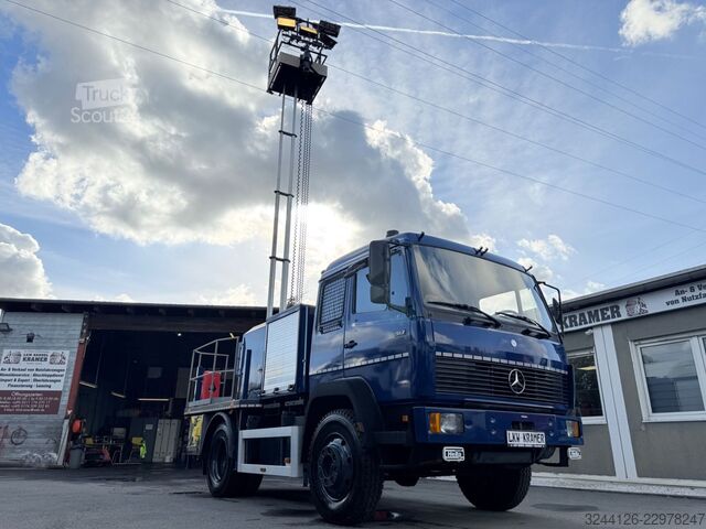 Tovornjaška dvižna delovna ploščad MERCEDES-BENZ 917 AF ALLRAD/4X4/Lichtmastwagen/Schlafkabine/