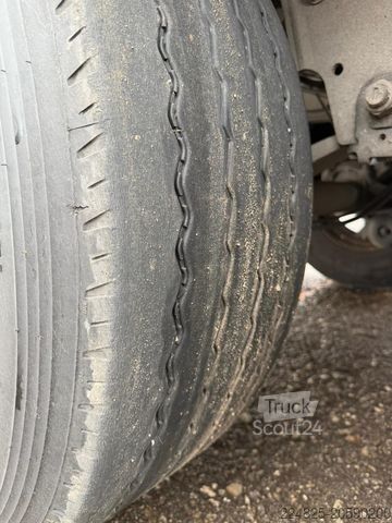 Semirimorchio frigorifero SCHMITZ CARGOBULL SCB DOPPELSTOCK THERMOKING SLX 300