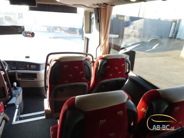 Távolsági autóbusz VDL Futura FHD2 139-460 63 Sitze EURO 5