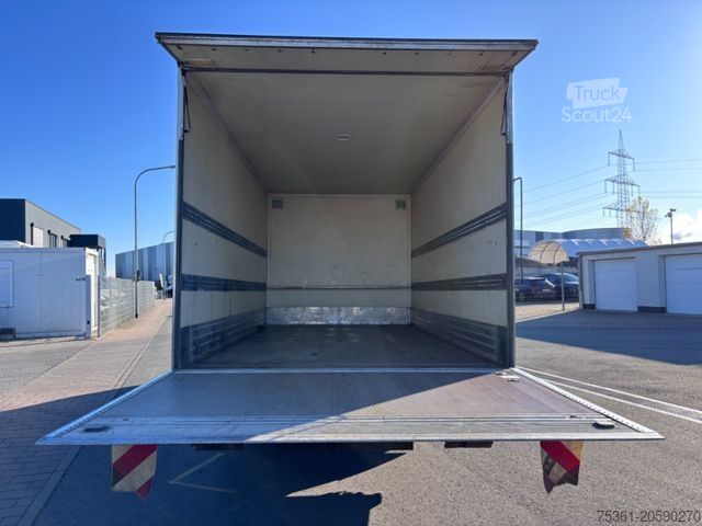 Furgon skrzyniowy MERCEDES-BENZ Vario 818 D Koffer mit LBW Klima E5 Motorbremse