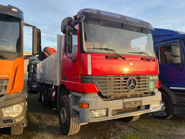 Platforminis sunkvežimis MERCEDES-BENZ Actros 2640 6x4 Pritsche Heckkran PK 27.000 Kran
