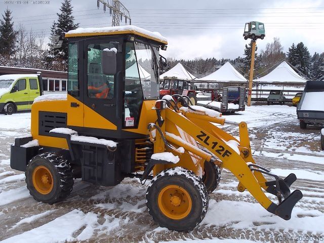 Kolesni nakladalnik ZL 12 F