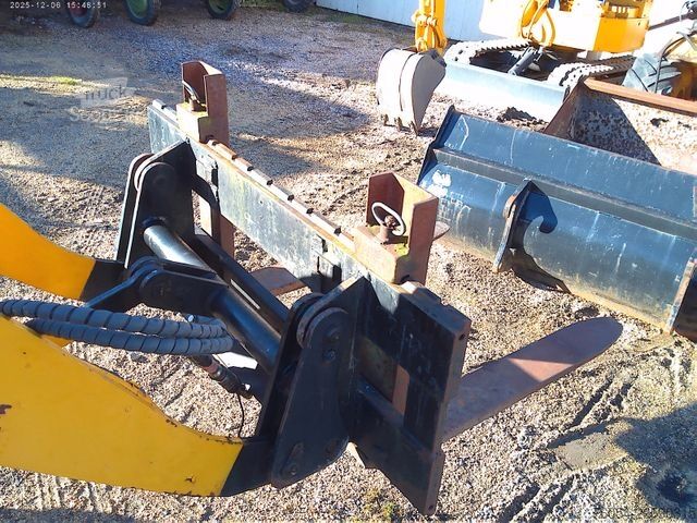 Carregadora de rodas  ZL 12 F