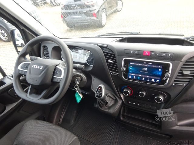 Højt tag varevogn IVECO Daily Kasten 35 S 16A8 V AHK Kamera