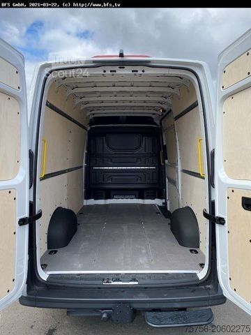 Bestelwagen met verhoogd dak MAN TGE 3.180 4x2 F SB Frontantrieb/ 3 Sitzer, Autom