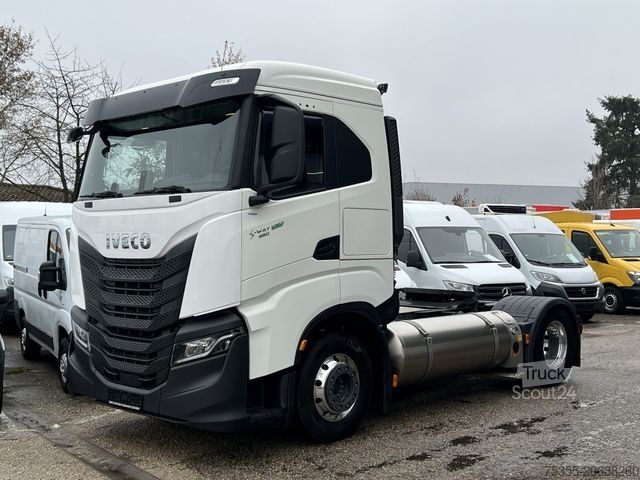 Standardowy ciągnik siodłowy IVECO Stralis AS440S46T LNG ACC Intarder BSIS+Kamera