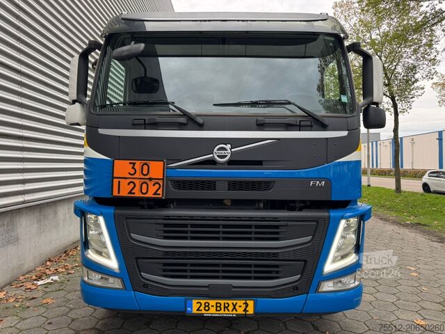 Podvozek s kabinou Volvo FM 410 / 8X4 / I-Shift / ADR / Tridem / TUV: 6-...