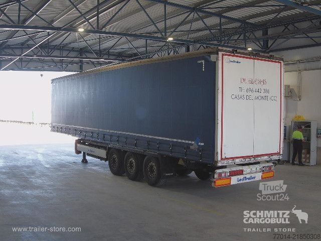 Öppen semitrailer med kapell Krone Curtainsider Standard