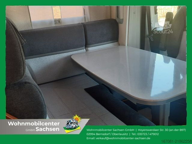 Yarı entegre karavan RAPIDO Serie 6F 666F