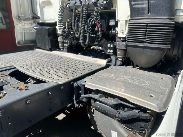 Vakio vetoauto DAF XF530 FT 2 Tanks 1180L Euro6e Retarder Xenon
