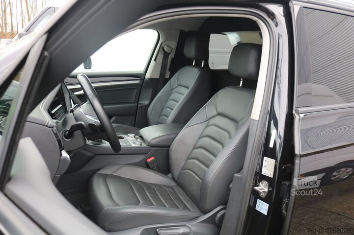 Geländewagen Volkswagen Touareg 3.0 TDI V6 Grijs Kenteken Bpm Vrij