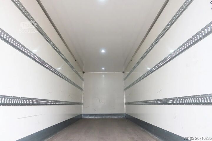 Bavul Volvo FM 340 Geïsoleerd Dak DHollandia 3000 kg