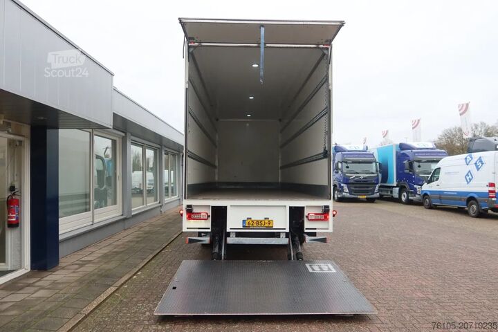 Koffer Volvo FM 340 Geïsoleerd Dak DHollandia 3000 kg