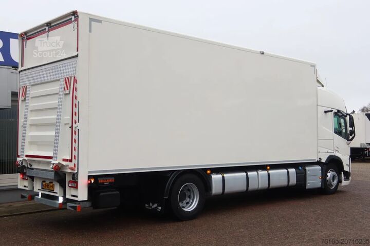 Koffer Volvo FM 340 Geïsoleerd Dak DHollandia 3000 kg