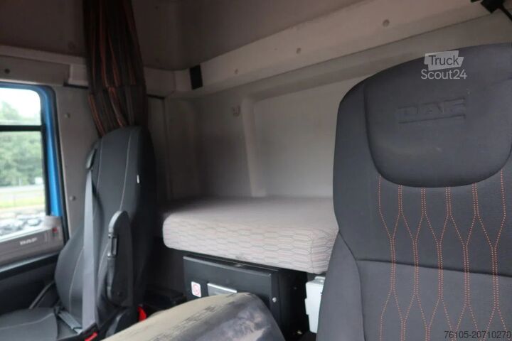 Box body DAF CF 410 Bakwagen + Onderschuif klep