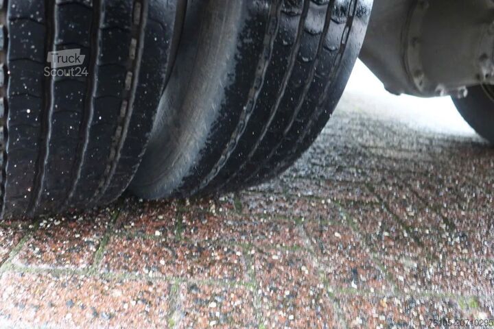 Box body Mitsubishi Canter 7 C 18 Bak + klep 1000KG Euro 6