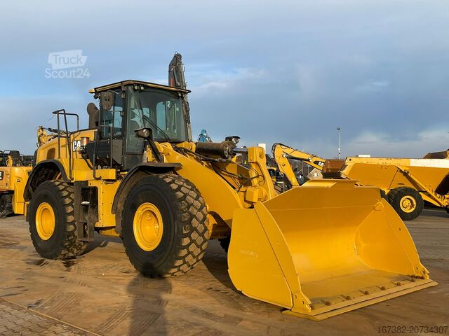 Chargeuse sur pneus Caterpillar 972M XE - CE / new tires / new bucket edge