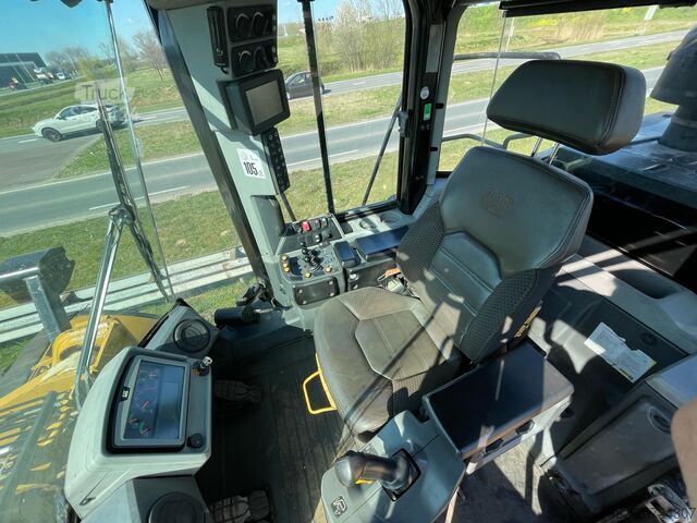 Riteņu iekrāvējs Caterpillar 972M XE - CE / new tires / new bucket edge