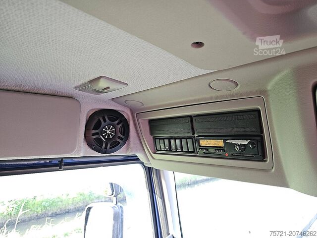 Gesloten bak VOLVO FL 240.12 TAILLIFT SIDE DOOR