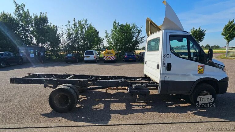 Chasis con cabina Iveco Daily IS70C12BA