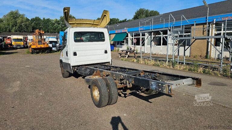 Chasis con cabina Iveco Daily IS70C12BA