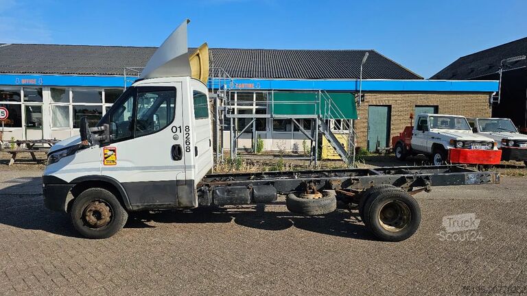 Chasis con cabina Iveco Daily IS70C12BA