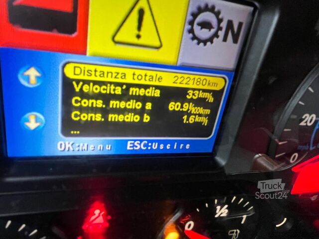 شاحنة خلاطة خرسانة Astra HD9 84.50-80