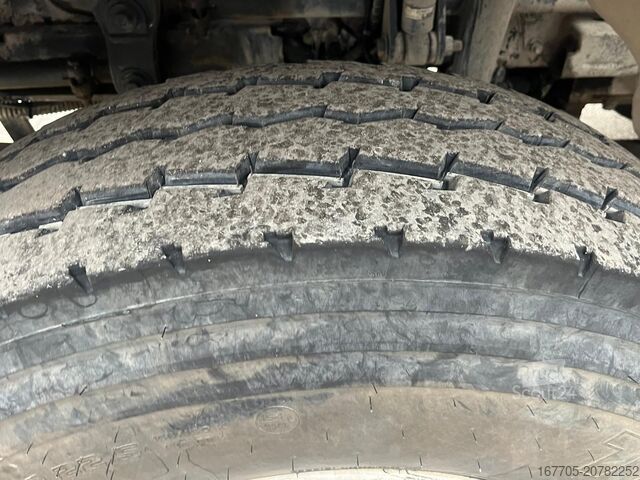 شاحنة خلاطة خرسانة Astra HD9 84.50-80