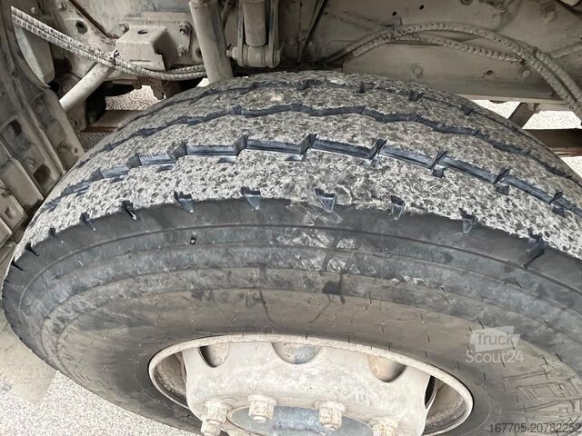 شاحنة خلاطة خرسانة Astra HD9 84.50-80