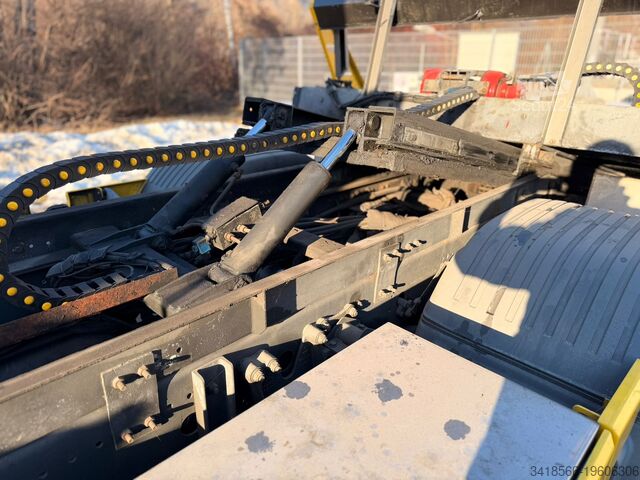 Abschleppwagen - Schiebeplateau und Kran Mercedes-Benz Atego 1524