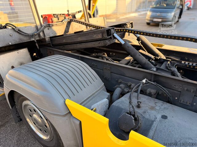 Abschleppwagen - Schiebeplateau und Kran Mercedes-Benz Atego 1524