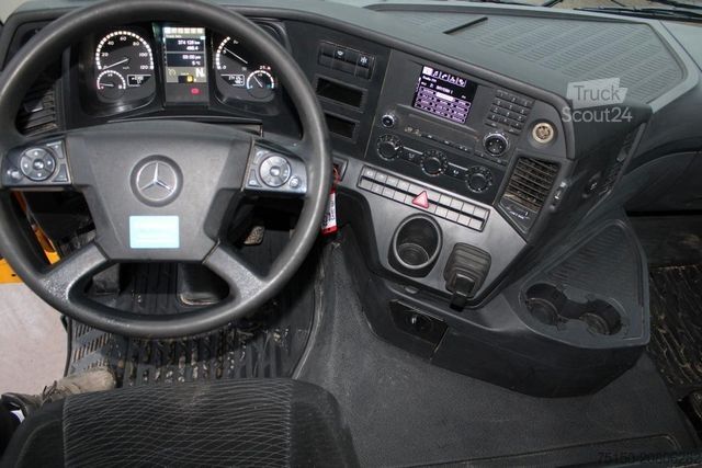 Camion per usi speciali MERCEDES-BENZ 3243 8x4 BB ABSCHIEBER FLIEGL THERMO Nr.: 622