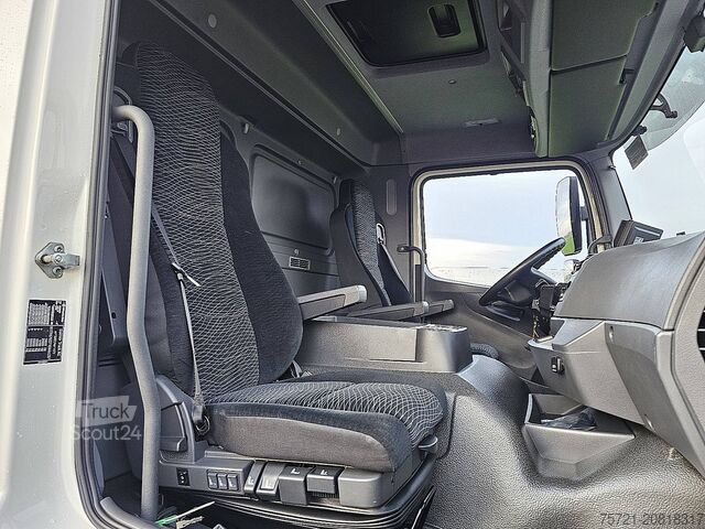 Valise MERCEDES-BENZ ATEGO 1524 AIRCO LIFT BOX 6.8