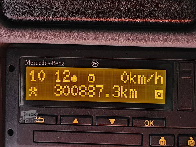 Valise MERCEDES-BENZ ATEGO 1524 AIRCO LIFT BOX 6.8