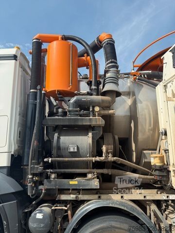 Vakumlu tank kamyonu MERCEDES-BENZ Arocs 3753 8x4 Wiedemann Super1000