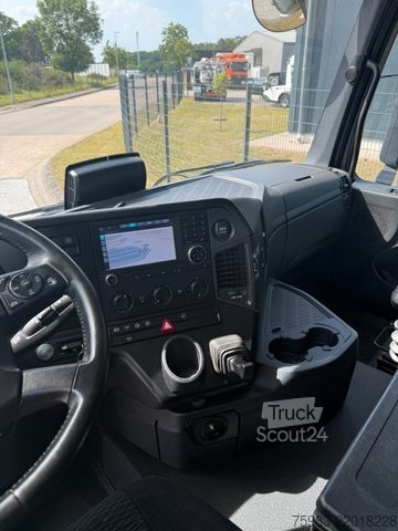 Vakumlu tank kamyonu MERCEDES-BENZ Arocs 3753 8x4 Wiedemann Super1000