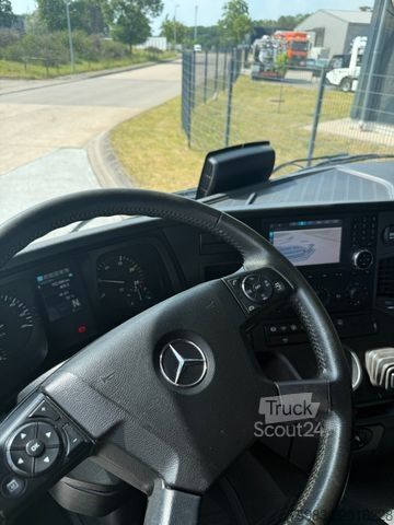 Vakumlu tank kamyonu MERCEDES-BENZ Arocs 3753 8x4 Wiedemann Super1000