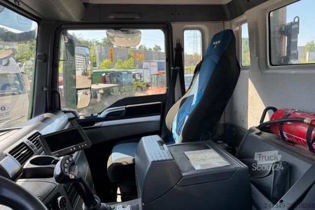 Tovornjak s kavljem za kontejnerje MAN TGS 35.480 8x4 Moser