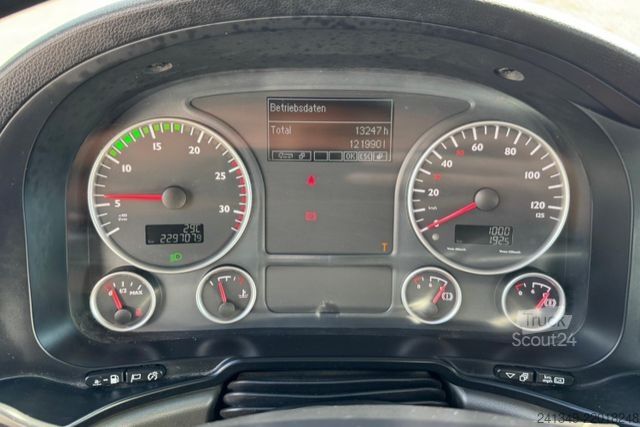 Tovornjak s kavljem za kontejnerje MAN TGS 35.480 8x4 Moser