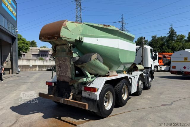 Camión para usos especiales SCANIA P380 8x4 Silo 12m3