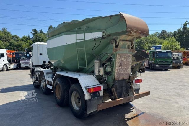 Camión para usos especiales SCANIA P380 8x4 Silo 12m3