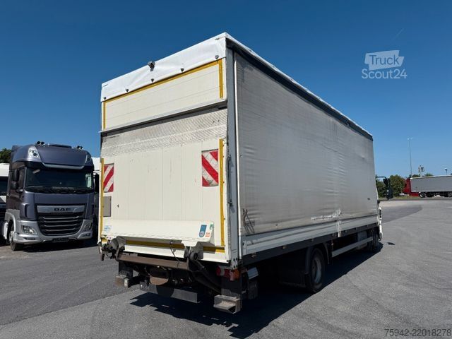 Kamion sa ravnom platformom i ceradom DAF LF 260 LBW BLATT/LUFT KLIMA