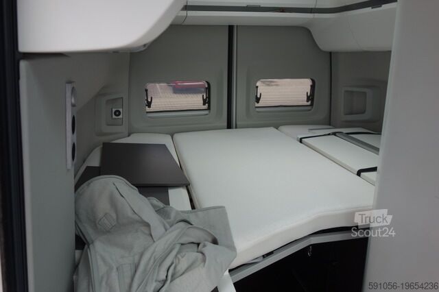 Caravan/camper Volkswagen Crafter Grand California 600 LED/HOCHBETT/SOLAR