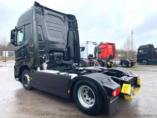 Tractora standard FORD F-Max 500 / 4x2 / Retarder / Navi / 1. Hand