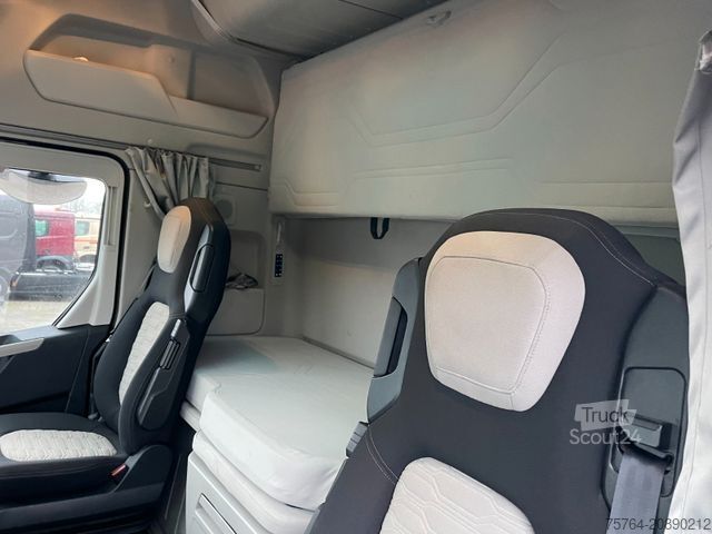 Tractora standard FORD F-Max 500 / 4x2 / Retarder / Navi / 1. Hand