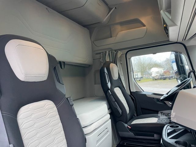 Tractora standard FORD F-Max 500 / 4x2 / Retarder / Navi / 1. Hand